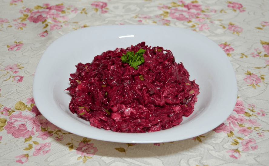 салата от червено цвекло