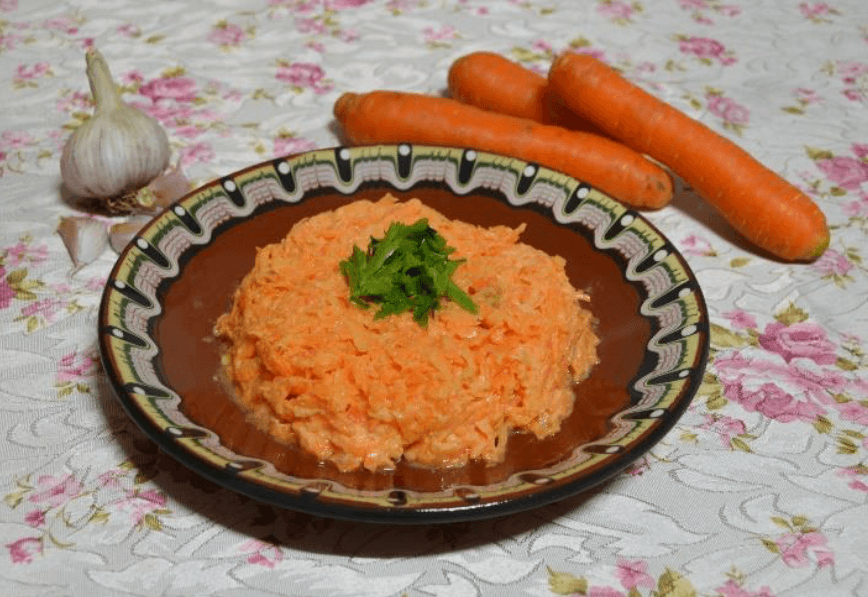 салата от моркови